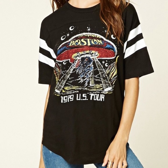 Forever 21 Tops - boston graphic tee